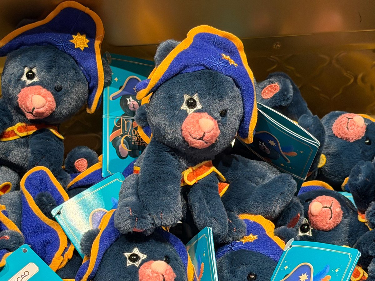 insideuniversal's tweet photo. A new Captain Cacao shoulder pal was recently released. ($25) @UniversalORL https://t.co/jCyd2ASmTS