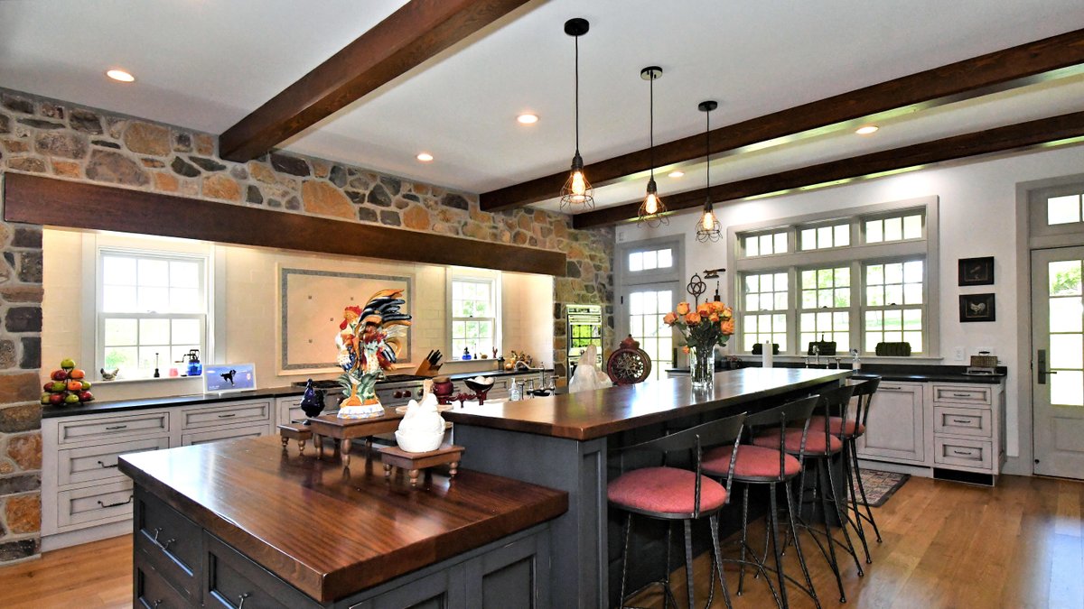 MansionGlobal's tweet photo. Ex-DuPont CEO Edward Breen Lists a Pennsylvania House Older Than the U.S. for $18.8 Million https://t.co/QOJKagcdYD