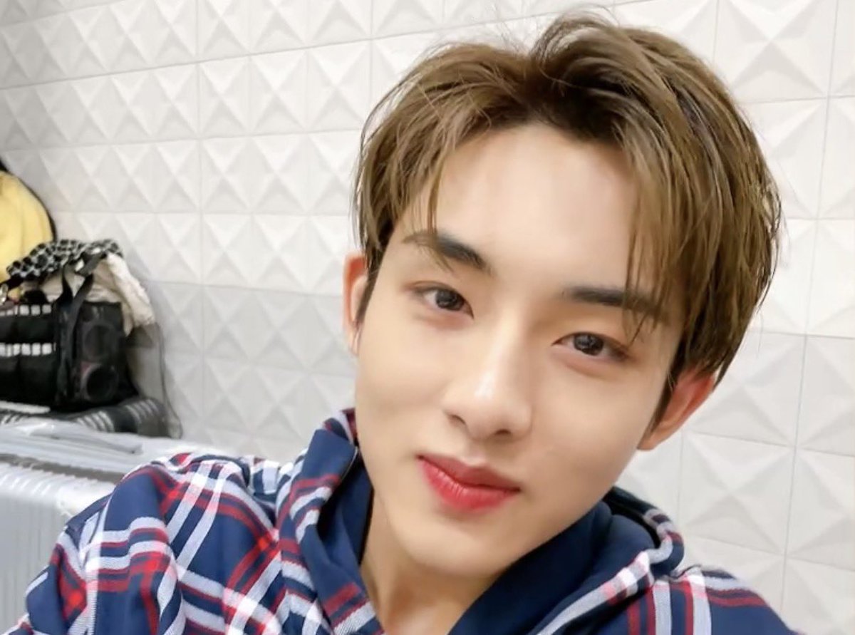 janeemkiu's tweet photo. นี่จะกลายเป็นอีกคลิปตำนานของ nct ช่วง 90‘s love ที่มี ซองชาน แฮชาน หยางหยาง วินวิน จากบับเบิ้ลม้าค ที่ไม่สามารถกลับไปถ่ายแบบนี้ได้อีกแล้ว 🥹🥹 https://t.co/1fxluyNTmR