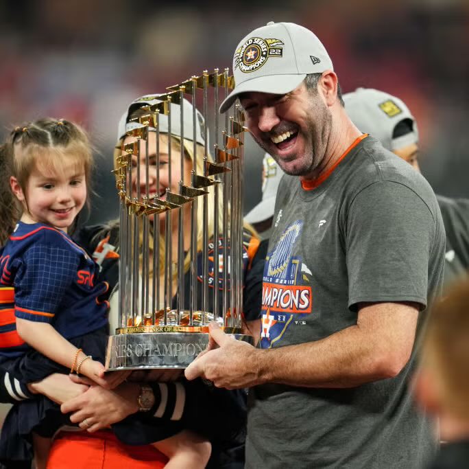 SleeperAstros's tweet photo. Justin Verlander has announced that he will be retiring at the end of the 2026 season

What a career! 👏 https://t.co/xbDYpdfXq9