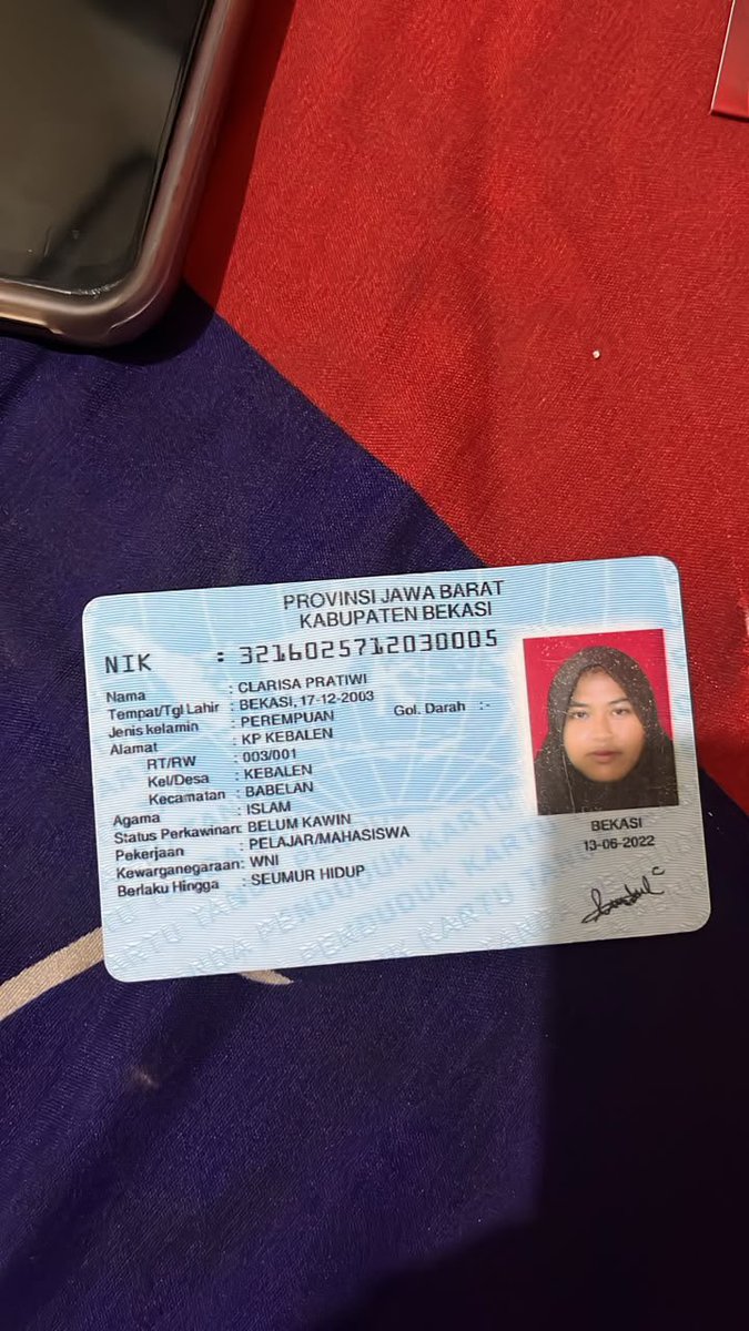 ael1q's tweet photo. (SCAMMER TIKET BTS ARIRANG IN JAKARTA)
HATI HATI GUYSSS ADA PENIPU DAERAH BEKASI!!! bawa kabur duit orang 95juta++ 
Clarisa Pratiwi 
blu by bca digital : 005297691649
HELP RT GUYSSS!!!🙏🏻🙏🏻 https://t.co/TS0m3CLM31