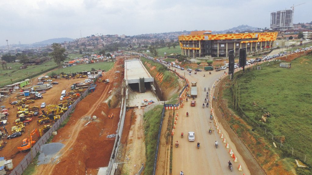 BwambaleJoabJb's tweet photo. Uganda's first major underground road is the Nsambya Underpass, a 360-meter, 4-lane subterranean roadway in Kampala. Located as a core component of the Kampala Flyover Project, it smoothly diverts and manages traffic flow between Queen's Way, Mukwano Road, and Ggaba Road.

#Uganda