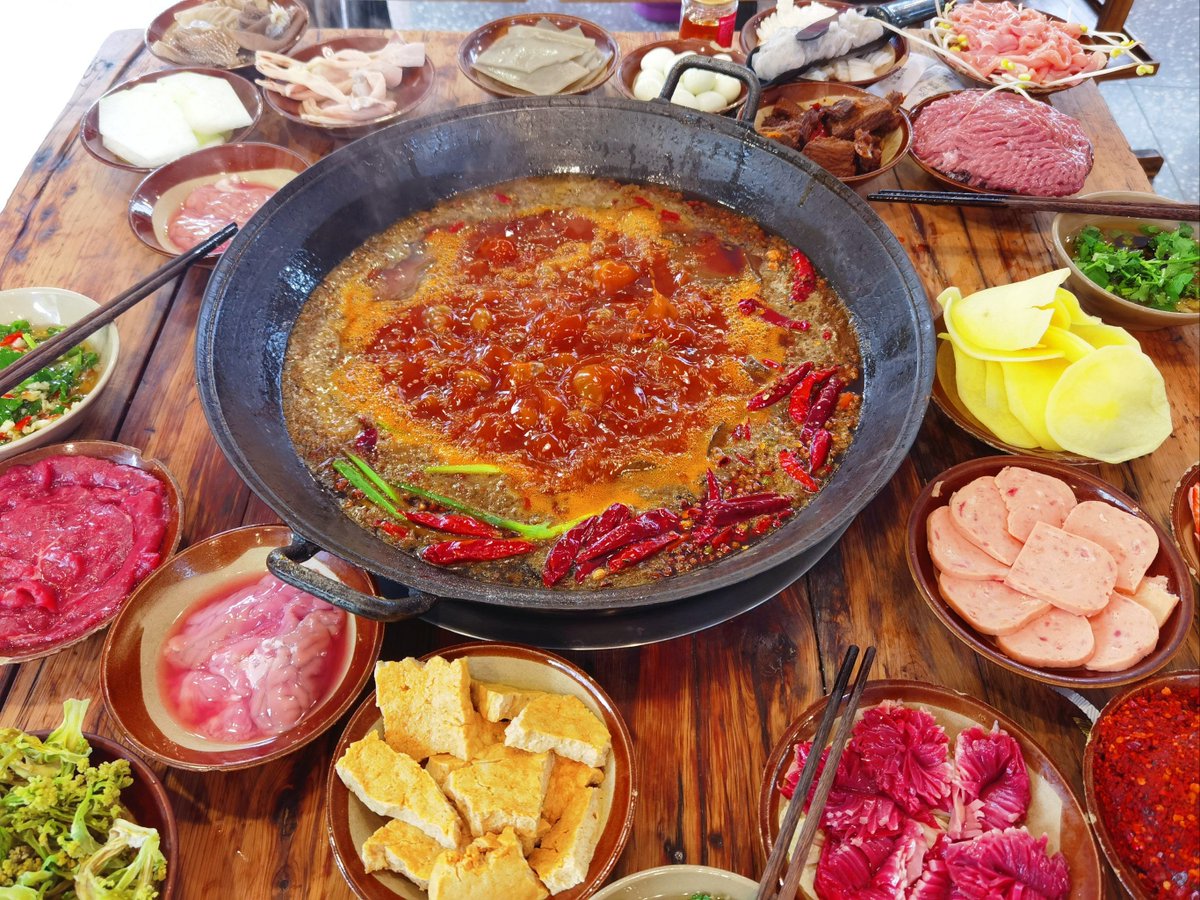 mutschlerk's tweet photo. Just found the BEST hidden gem hot pot spot in town! The spicy broth is numbing, beef slices are so fresh, and the service is on point. 10/10 would bring my foodie crew back tomorrow https://t.co/7943vPimgq