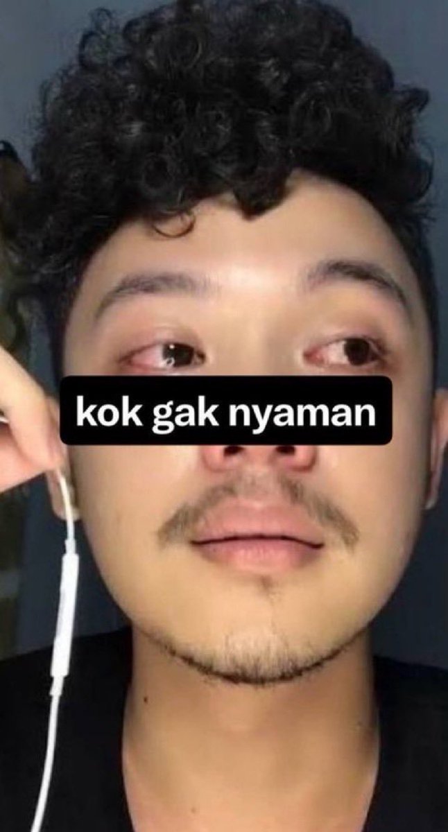 kucingfunky's tweet photo. guys before anything im woke as hell i like kpop i like bands i watch anime kinda i like few indo rappers tp karbit i like feminism and im Actually Bisexual i talk abt anything https://t.co/3YrLuKF4tp