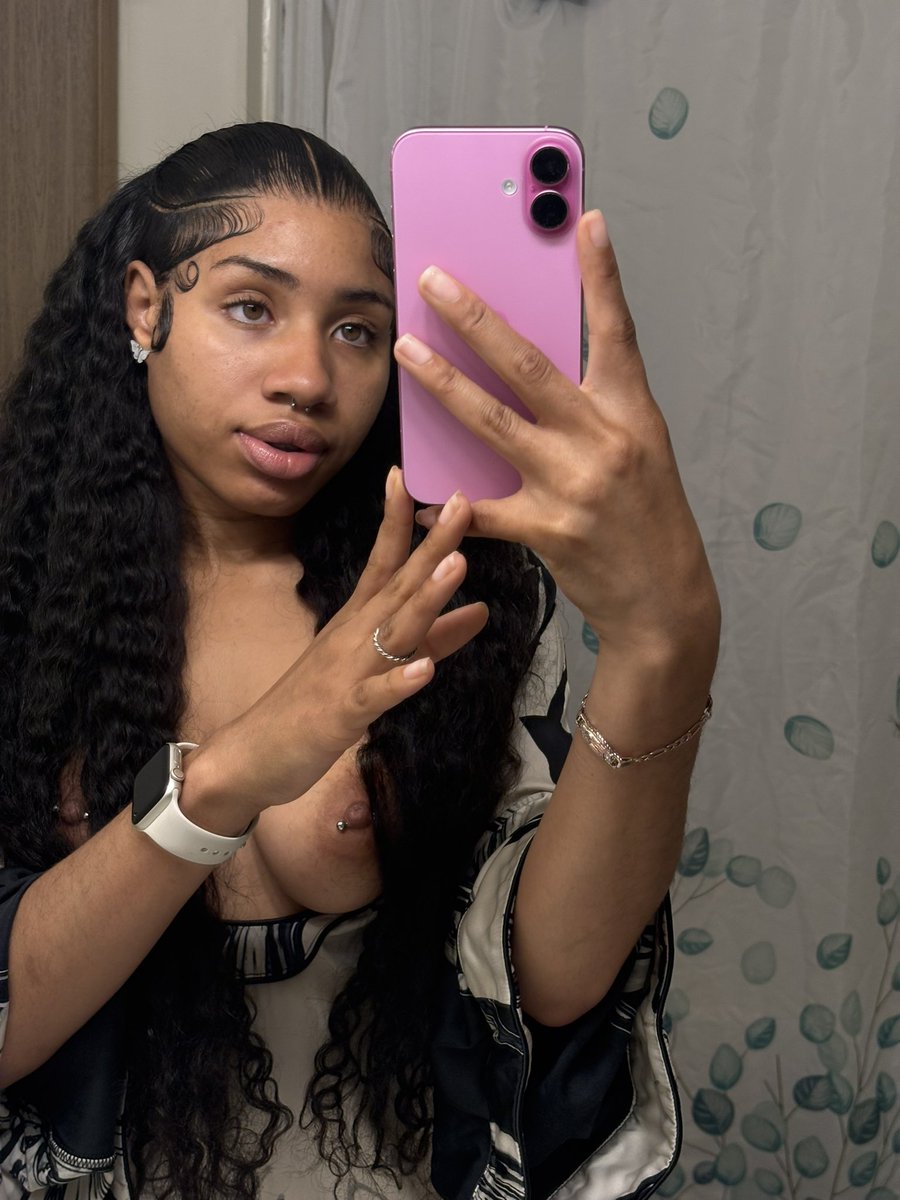 iamkhloeamarie_'s tweet photo. Ghetto luv story 🖤 https://t.co/n0beG3moDz