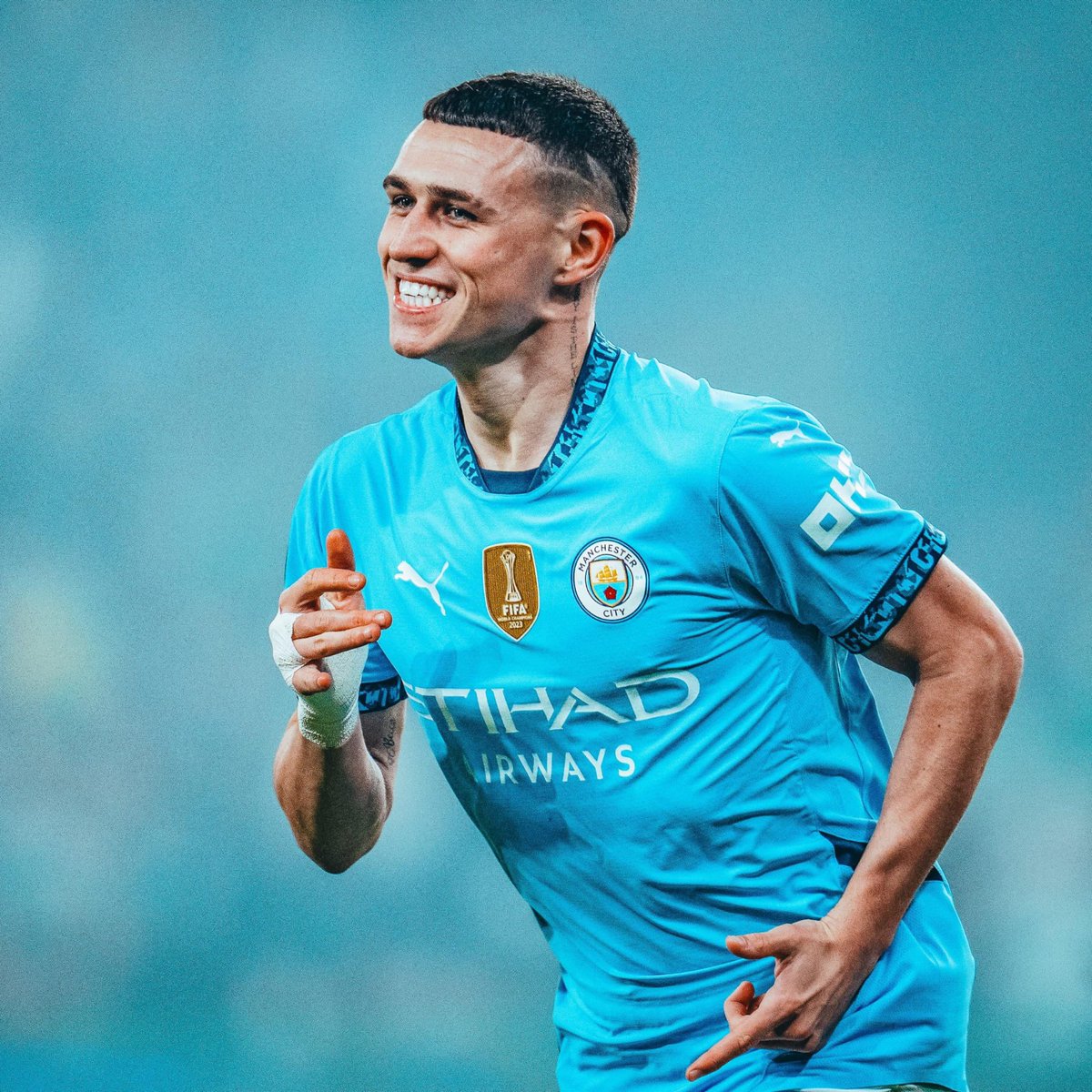 ellediellee's tweet photo. Ma quindi al Milan serve un trequartista mancino, con ottimo tiro e ottimo dribbling, veloce e bravo tra le linee.

Piacere, mi chiamo Phil Foden ed il mio contratto con il Manchester City scade nel 2027. https://t.co/ueGWyYiS9m