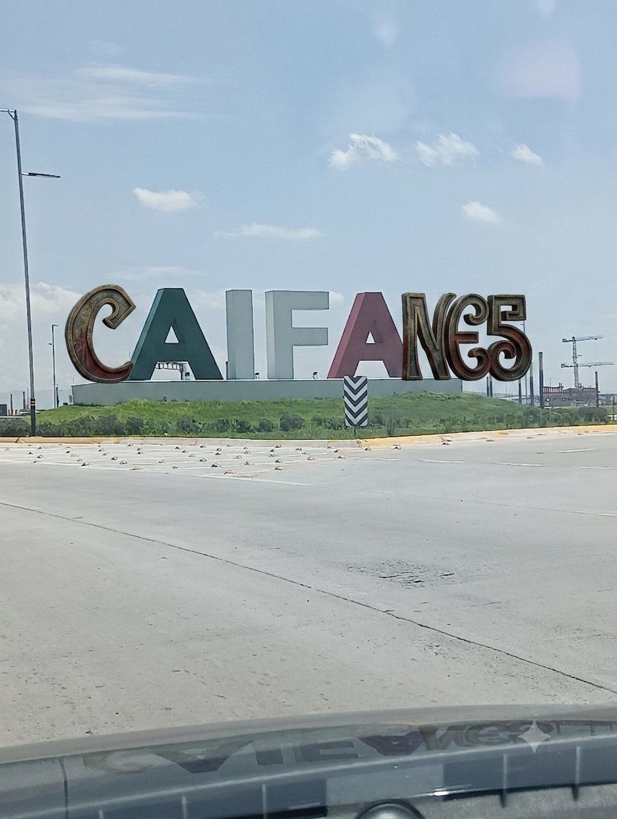 antoniomuscario's tweet photo. Ya listo para ver a @CaifanesMx  con mis boletos que me gané en @alfa913fm y @aesquinca 
#MiercolesEclectico https://t.co/e6ezFnyFT8
