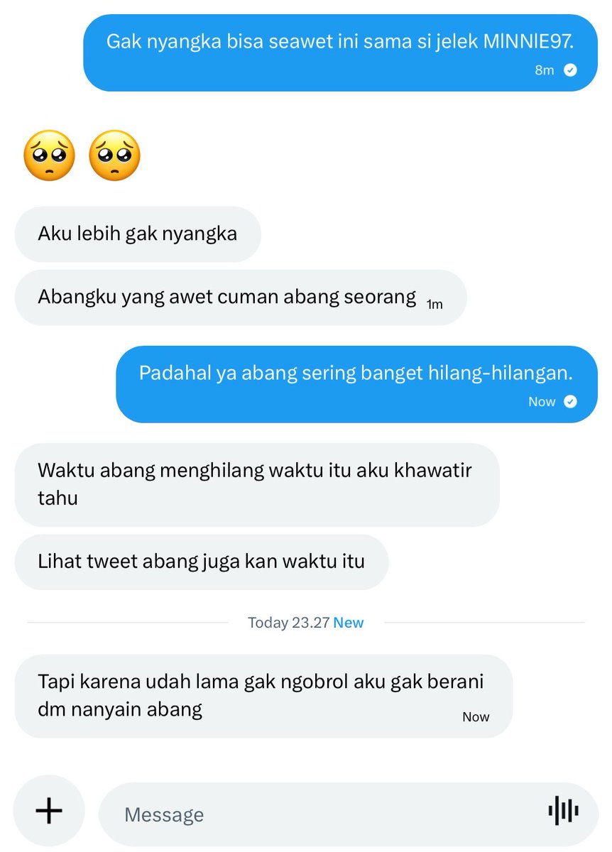 jeonwoop's tweet photo. Tumben banget user MlNNlE97 begini ke abangnya. https://t.co/R6QLWwLHtz