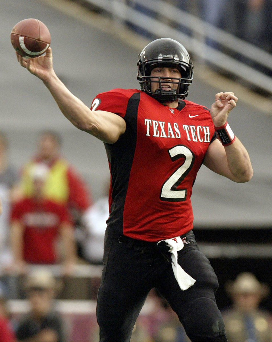 CollegeFBonX's tweet photo. Texas Tech QB B.J. Symons set the Big 12 single season passing TD record in 2003 with 52 passing touchdowns. That record still stands today.

College football is back in 52 days! https://t.co/7zigEi83Vy