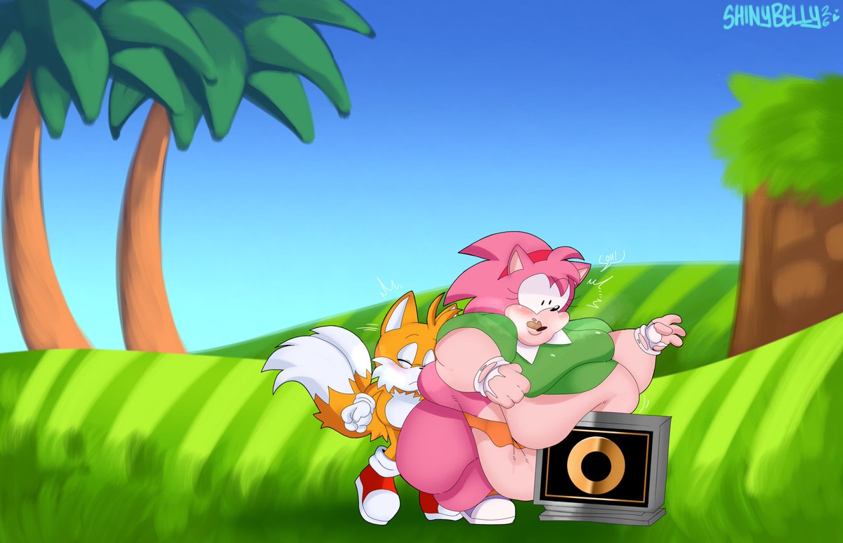 Shinybelly_'s tweet photo. Amy Rose couldn't resist those delicious onion rings! And Tails, who's more than a little curious, is enjoying the show Commision Sequence (2/2) 

She's really cute ~🩷 https://t.co/UUoWhj9wdf