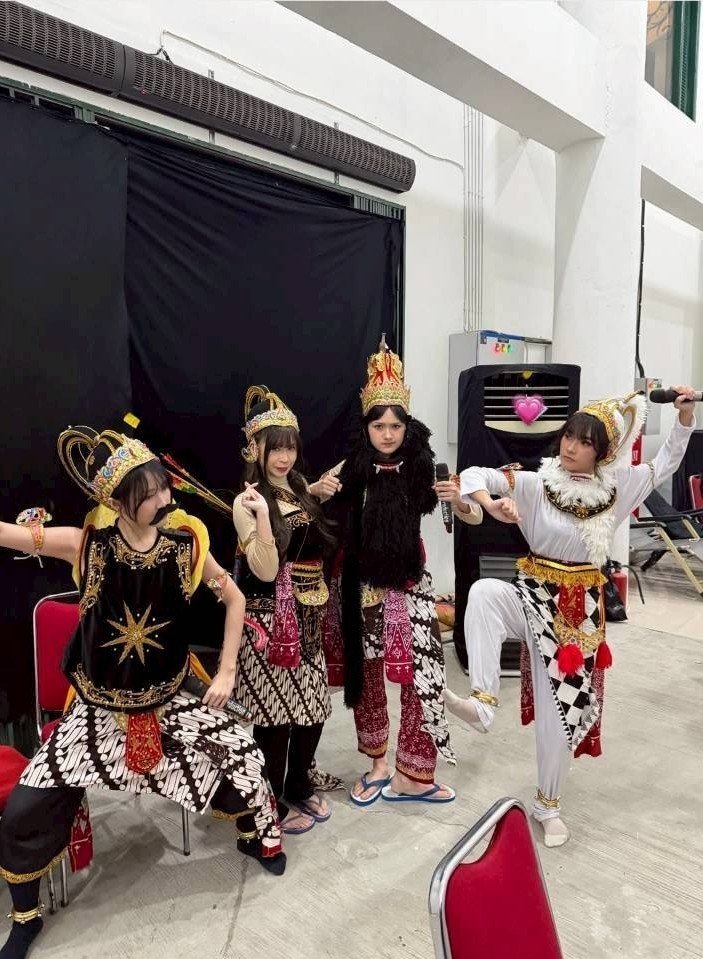 journtales's tweet photo. biarpun mereka nakal, but LOVE THIS BERANDALAN SOOOO MUCH! ❣️ https://t.co/hYPvgfUCGR