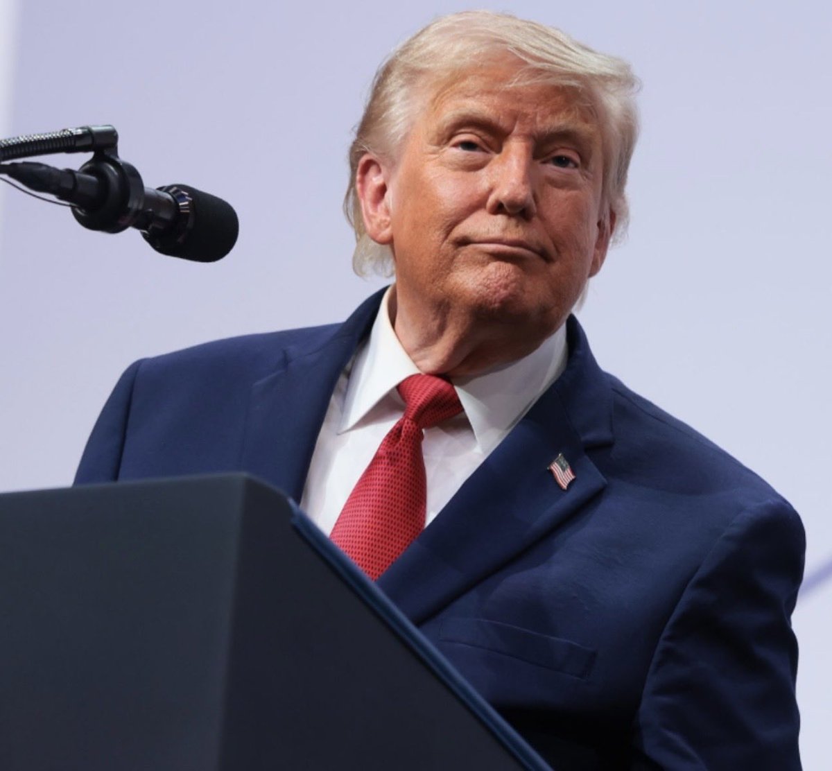 Kuzeybeyi1's tweet photo. ABD Başkanı Trump, Türkiye'ye F-35 vermekte kararını henüz vermediğini açıkladı.

🟥Bu konuda (F-35 konusunda) Kararımı henüz vermedim. Türkiye bize farklı yollardan çok yardımcı oldu.

Şaşırdık mı ???? https://t.co/aUqArU2698