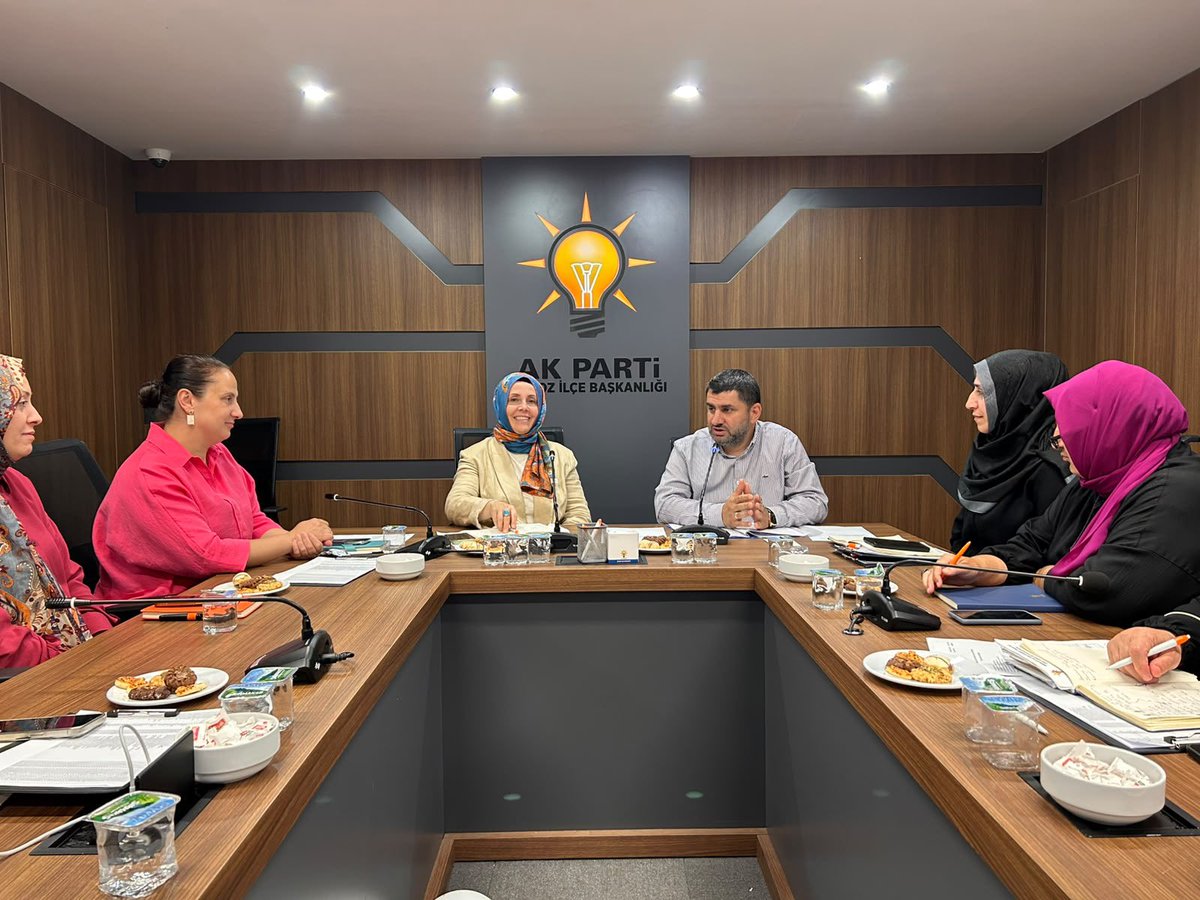 akkadinbeykoz's tweet photo. Başkanımız @NurselSah Başkanlığında, Kıymetli Milletvekilimiz Sn. @yahyacelik_’in katılımıyla Yönetim Kurulu Toplantımızı gerçekleştirdik.

Birlik ve istişare anlayışıyla, Beykoz’umuz ve hemşehrilerimiz için azimle çalışmaya devam edeceğiz. 🇹🇷 https://t.co/X3eTxSfHqC