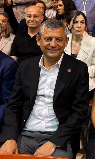 BasaksaltBaak's tweet photo. Ne güzel  gülüyorsunuz canım genel başkanım 😍❤️ ahhh keşke hep böyle gülseniz. Siz üzgün olunca biz de çok üzülüyoruz 🥺🥺😔😔 https://t.co/oMnzRSAJwC