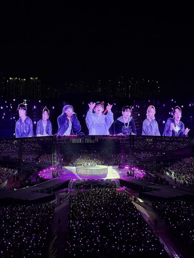 Jkmeama's tweet photo. ¿Cuanto tiempo llevan siendo ARMYs? 

Yo desde hace ya 11 años 😭

HAPPY ARMY DAY
ARMY FOREVER BANGTAN FOREVER
HAPPY BIRTHDAY ARMY
#HappyBDayARMY
#Happy13thAnniversaryARMY https://t.co/9IgiOCfJFK