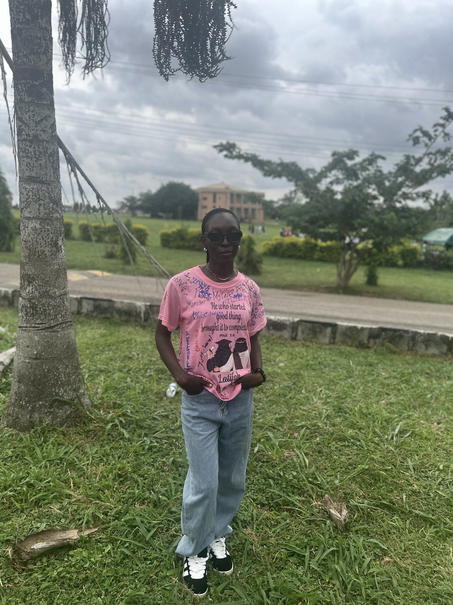 lase_oluwa's tweet photo. Signed out wearing pink cause I'm just a girllllllll 💅 

Actually it was cause I didnt want to feel left out🌝 https://t.co/oxZIFxDNjm