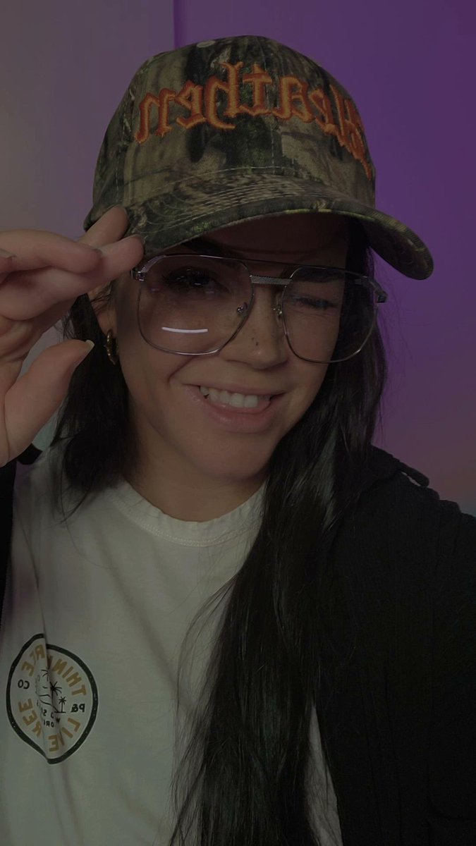 ChaoticNeutralJ's tweet photo. Rare pop of color in these trying times 🧡 https://t.co/LnnxpftDi2