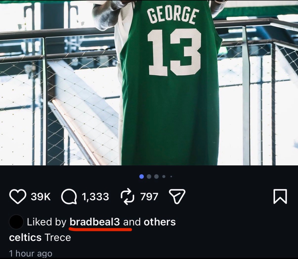 HoodiiBook's tweet photo. Beal playing with Tatum and getting a ring omg https://t.co/3ipzawxMB1