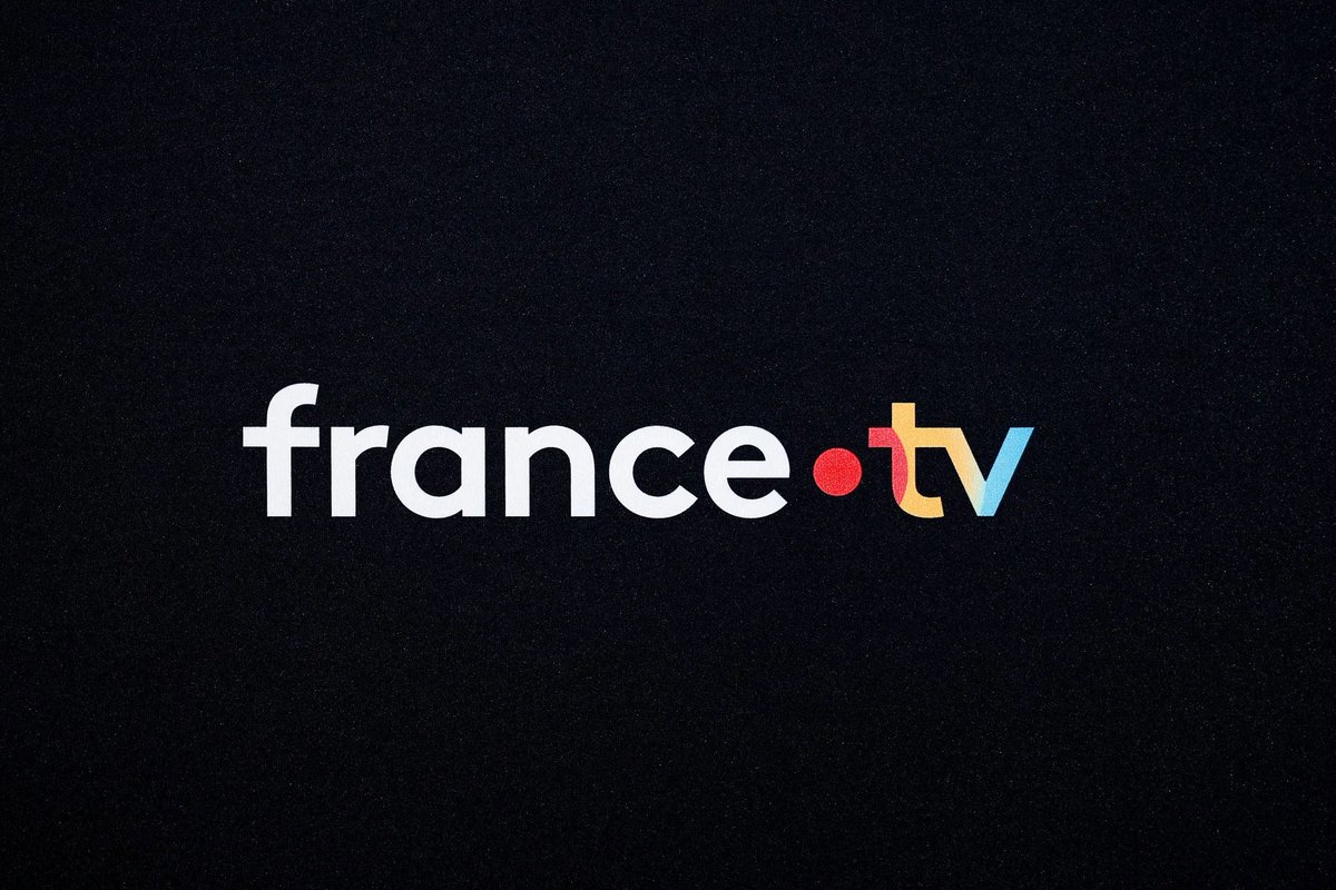 UniversTennis's tweet photo. FRANCE TÉLÉVISIONS VEUT RENFORCER SA COUVERTURE DE ROLAND-GARROS EN 2027 📺🇫🇷

Le groupe va proposer à la FFT de pouvoir diffuser simultanément des matchs sur France 2 ET France 3 lors des 10 premiers jours.

Ce serait la fin de la bascule entre les deux chaînes. ❌

🗞️ @lequipe