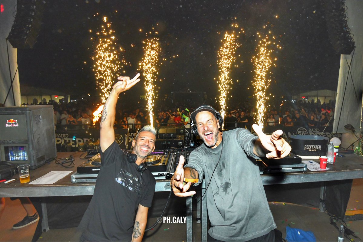 MarcoMelandri33's tweet photo. Cormuda Summer festival 
B2b con Mazay
Energia pura! https://t.co/4S6fE3CS68