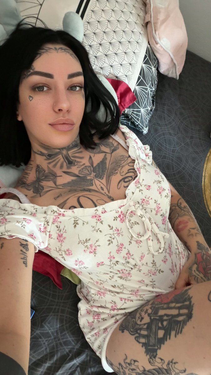 Lenagreypr's tweet photo. passez une merveilleuse nuit ❤️💋❤️ https://t.co/iLSMUm23eM