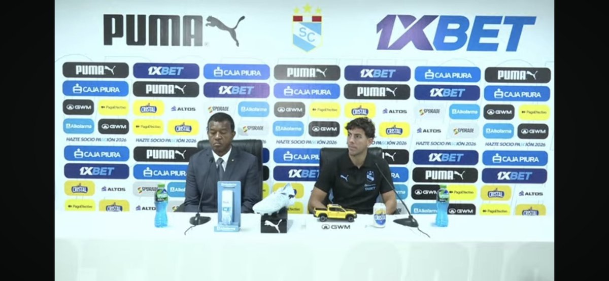 BSCervecero's tweet photo. Julio César Uribe vía #CristalTV #ENVIVO : No soy de dar nombres sobre lo que se vaya a incorporar(ante la pregunta si Saravia o Cartagena podrían llegar al club). En su momento lo daremos a conocer. https://t.co/SNMf4v93wa
