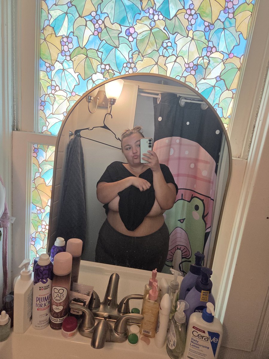 OtaylorsaurusO's tweet photo. Good morning lovely people! Have a great day 😘😘
♡
#chubby #bbw #fat #bigtits #thick #bigass #2xl #yearn #humpback #chubbygirl #kinky #fetish #porn https://t.co/ucNjFIn0u1
