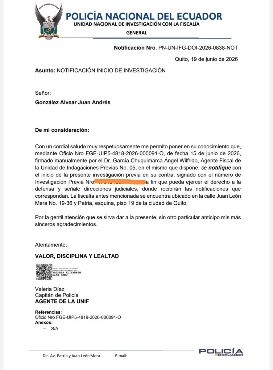 JAGonzalvear's tweet photo. Nuevamente, ADN monta un show en la Asamblea. Ahora hacen manualidades, cuando los ecuatorianos esperan respuestas y soluciones a los verdaderos problemas del país.

Siguen intentando desviar la atención con el caso de SEGURA EP, mientras todo el Ecuador sabe que buscan tapar el #CasoPorsche, que involucra a Industrial Molinera, perteneciente a la familia Noboa.

Además, vuelven a cambiar el delito del que me acusan: primero fue espionaje; ahora hablan de asociación ilícita. La persecución política en mi contra continúa porque pretenden silenciar a quienes denunciamos los abusos del poder.

No lo lograrán. Seguiré firme, representando la voz de los ecuatorianos que decimos: #EsteGobiernoNoMeRepresenta.

#NosGobiernanDelincuentes
#ElMomentoEsAhora