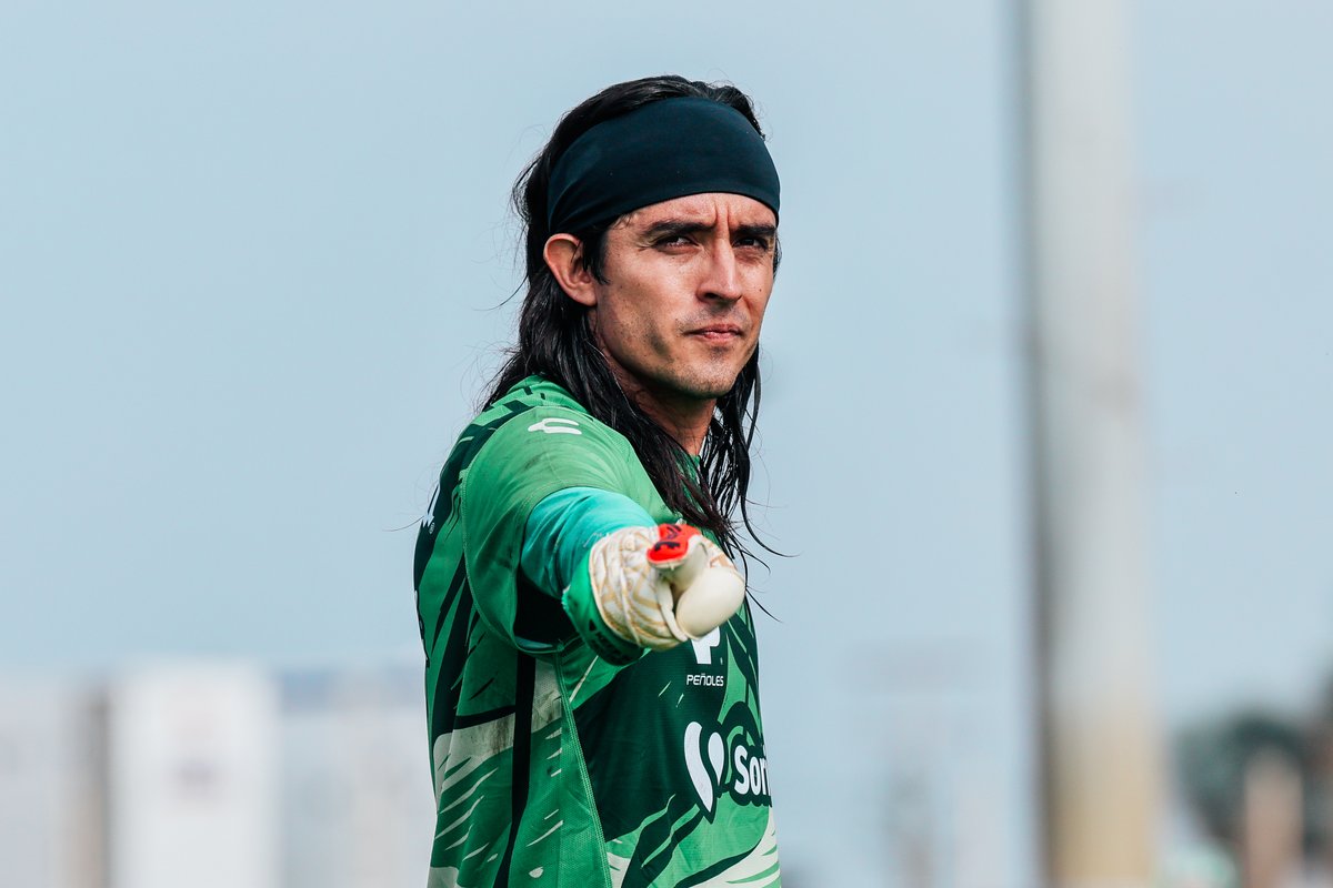 ClubSantos's tweet photo. Últimos detalles antes del partido. ⚽
Mañana enfrentamos a @AmericadeCali en el cierre de la #PretemporadaGuerrera. 🇳🇬⚔️ https://t.co/J38LGuoHF4