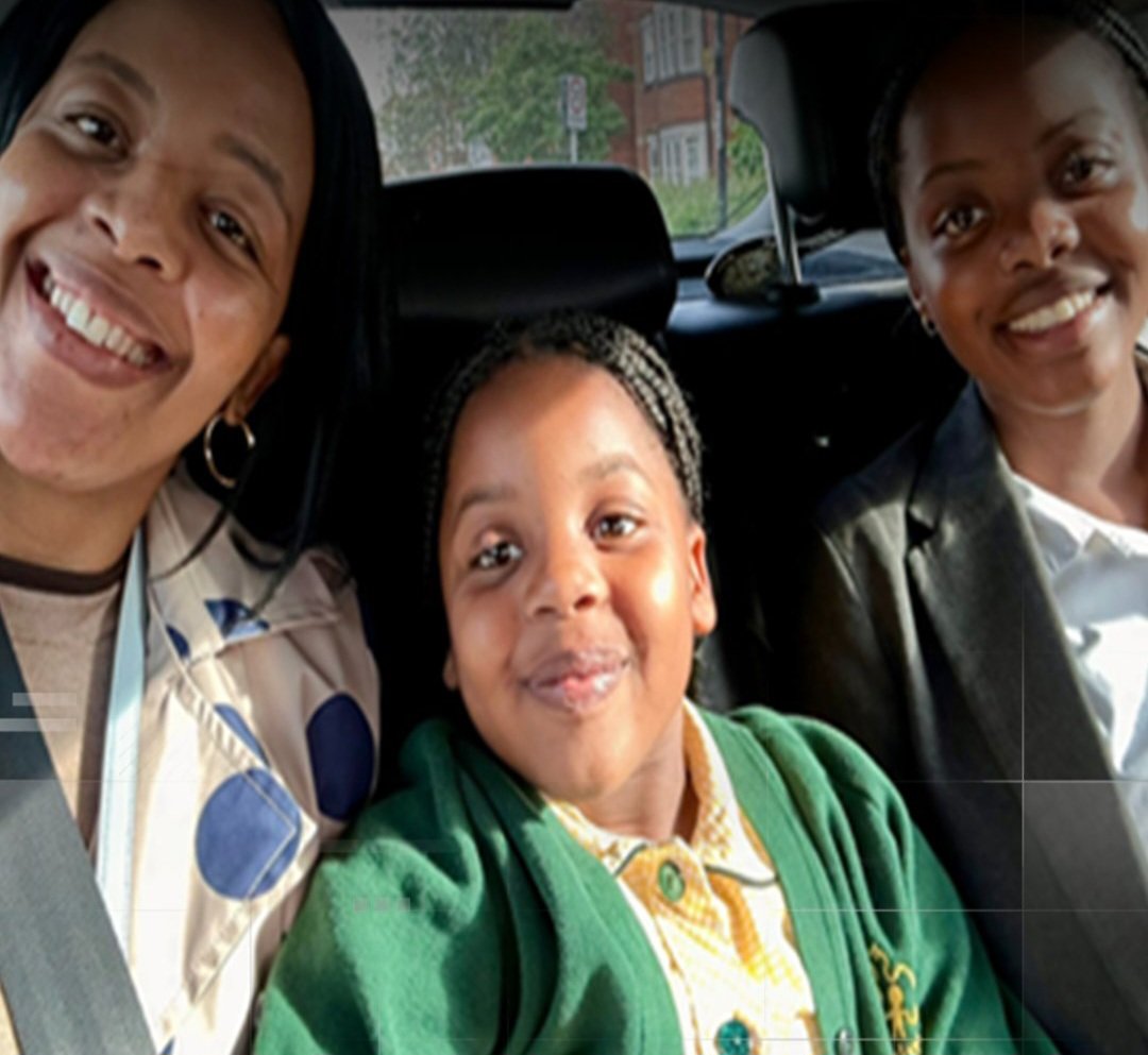 I_amMukhtar's tweet photo. Ndodana Mkhanyisi Tshuma fled to Zimbabwe after allegedly killing his wife and two daughters, who were found dead in their home.

Police have released the names and photos of the victims: Nothabo Zandile Tshuma, 5-year-old Nala Tshuma, and 15-year-old Natalie Tshuma. https://t.co/F2gdovK9Km