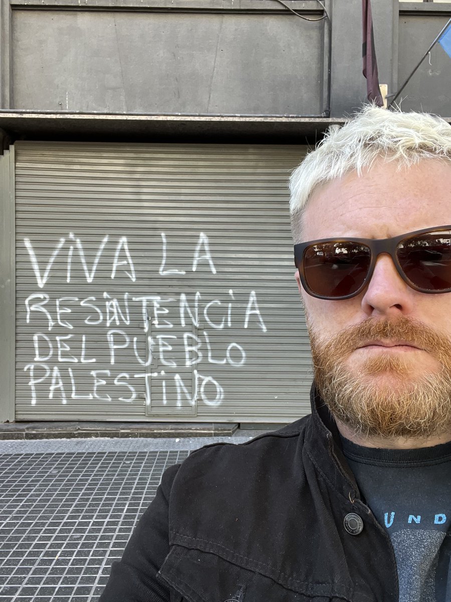 robsmithireland's tweet photo. Disappointed in the Argentina fans who felt the need to bring the flag of Israel to the World Cup. 

Doesn’t represent what the majority of people of Argentina feel. Here’s some photos and videos I took in Buenos Aires some months back. 

Their feelings are clear. https://t.co/6zgNIGvZuv
