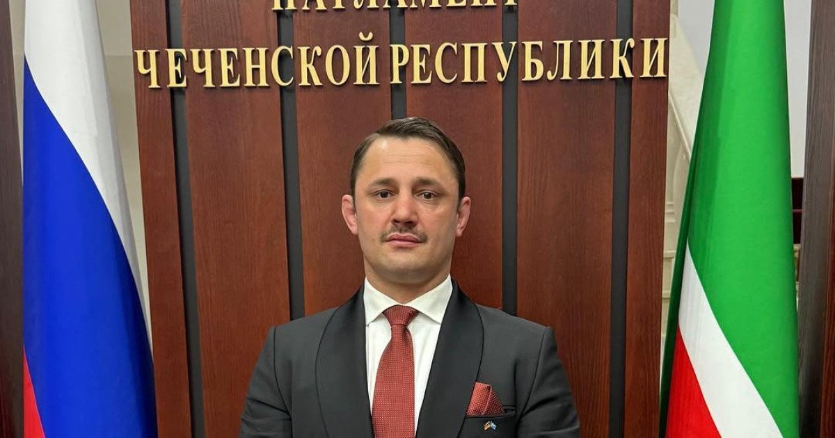 Maryllovee's tweet photo. A political controversy unfolded after Noy Krieger (Murat Dadayev) shared Instagram images in Russian military uniform and from occupied Bakhmut. AfD Lower Saxony responded by starting his removal from the party. https://t.co/EVoLgmTYi7