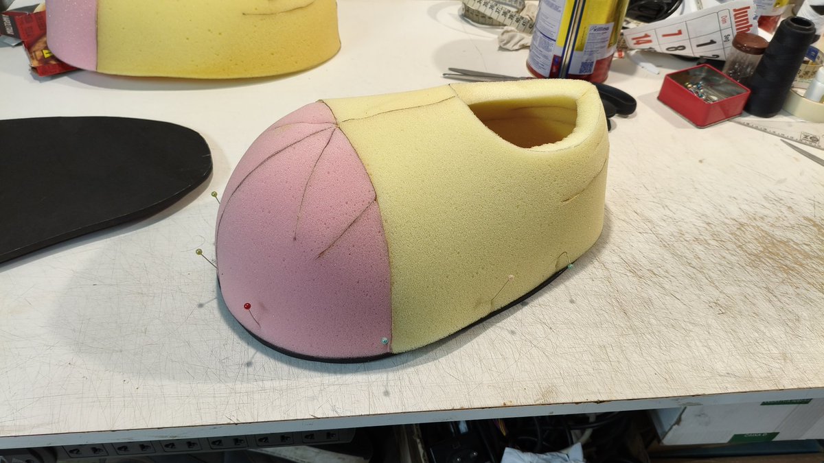 Cenobear's tweet photo. So far so ok, as expected after transferring the pattern to foam some stuff would be off. https://t.co/QiAHfgkH3s