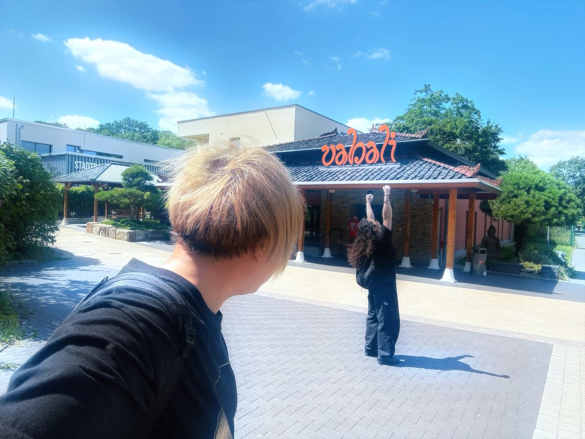 mucc_yukke's tweet photo. Natsuとベルリン最大のスパ施設ヴァバリいってきました🧖
とっってもいい時間だったあ、、、感想はまたFCラジオでゆっくり話すね、、いやあ、、、よかったあ、、、(◎∀◎//) https://t.co/2EqROfQJHB
