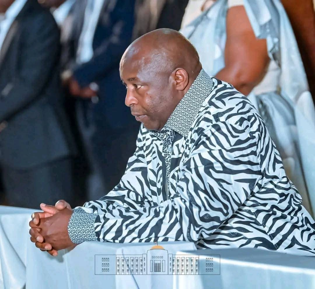 Mathieu_Uwi2023's tweet photo. @Real_AfricanSon @ZambeDRC @GeneralNeva @iwacuinfo @NtareHouse @d_rutembesa @coyitungiy78935 @RugemaWirwanda @kivoyogo1969 @RTNBurundi @MinCoMedia @AfricanHub_ @NdikuriyoRaoul Rien ne remplacera jamais la paix et la stabilité d'autrefois. Le régime actuel déçoit profondément. Sans respect des droits fondamentaux, le pays ne pourra jamais se relever. Il est urgent de changer de méthode. https://t.co/0zizZ265FX