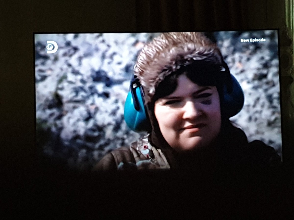 mysticalman06's tweet photo. @Discovery_TR Bir sürü para veriyoruz ama artık bıktırdınız. Yıllar önce verdiğiniz programların tekrarlarını izlemekten bıktık. 5-6 yıl önce izlediğimiz proğramı New Episode olarak veriyorsunuz. Profesyonelliğinize yakışmıyor. https://t.co/buw9Re1Ysp