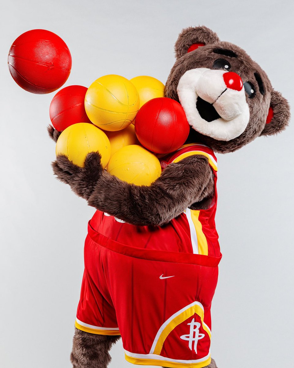 clutchthebear's tweet photo. Need some help… which one should be my new profile picture? 🤔

Drop your vote in the comments!

1️⃣ or 2️⃣ https://t.co/mzIGeeu3R0