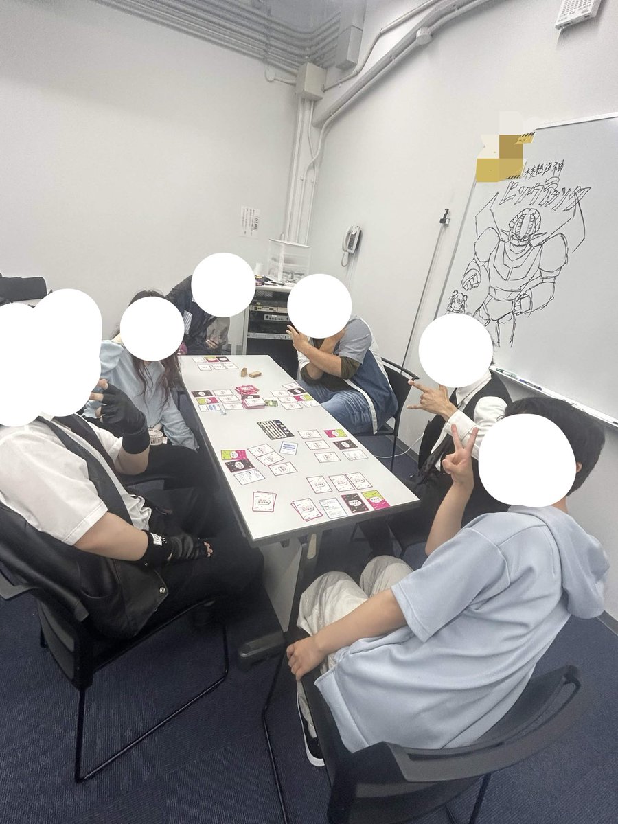 touhou_oua's tweet photo. もう夏の季節ですネ☀️
今日は定例会を行いました😊💗
みんな原作やボドゲなど思い思いのことをしてました！！！
紫染桜の伝説のOB()の方との交流もありすごく盛り上がりましたよ
大学東方一カオスな定例会へようこそー🌸✨️✨️ https://t.co/Lx1qboOWCS