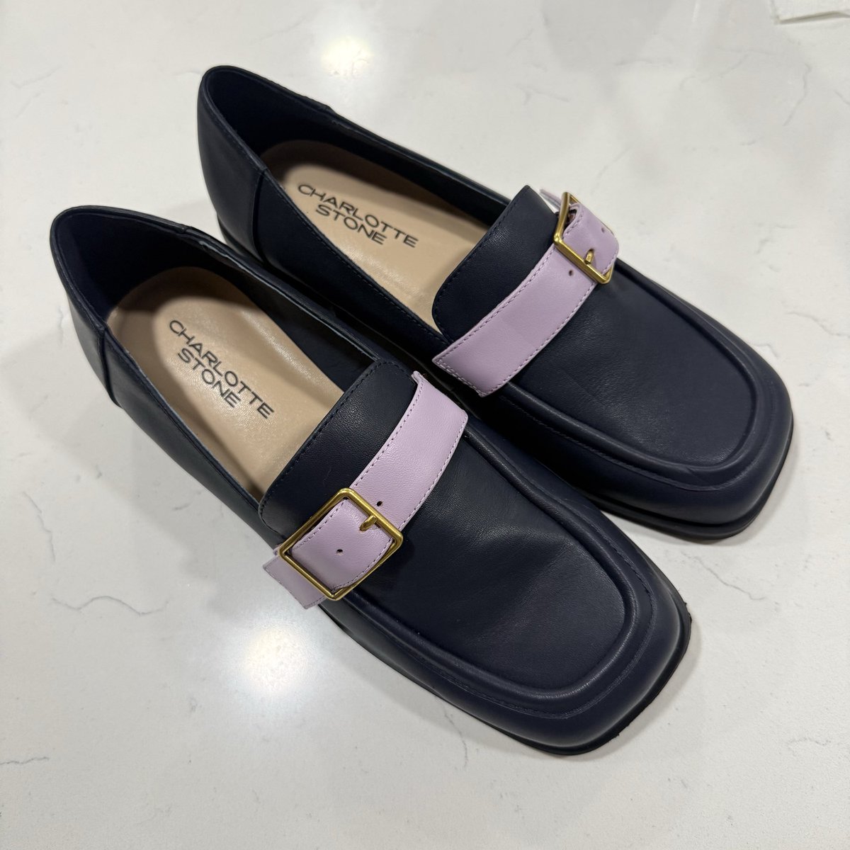 drpepperbabe02's tweet photo. 🔥 Rare find! Selling these gorgeous Charlotte Stone Marcel Loafers in Navy/Lilac. 💜
✨ Size: 7
Grab them before they’re gone! 👇

https://t.co/XgiO8oXXoz

#CharlotteStone #Loafers #FashionForSale #eBayFinds #Size7Shoes https://t.co/vJiXGpkeKz