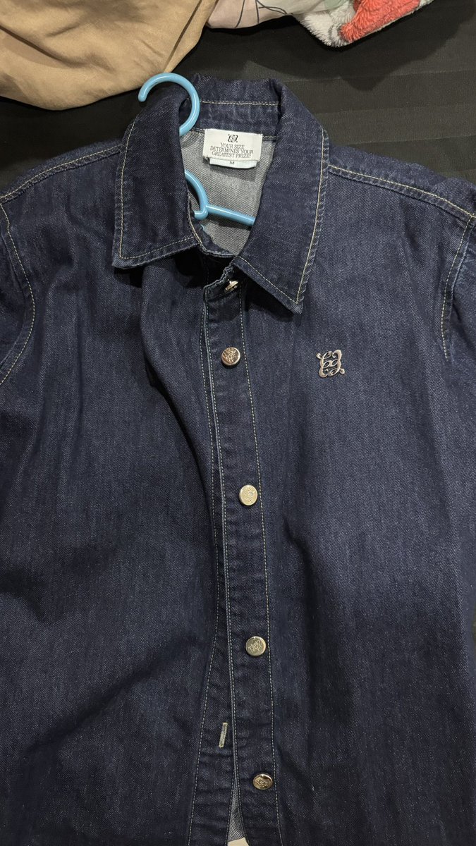 stillunchanged0's tweet photo. ส่งต่อ CHUUCHOP - Bambi Denim Shirt แจ็คเก็ตยีนส์แขนยาว 
👉🏻 Size M
👉🏻 430 รวมส่ง (จาก600+)
-ใส่ครั้งเดียว ซักครั้งเดียว ไม่มีตำหนี ใหม่มาก-

#ส่งต่อChuchop #ส่งต่อเสื้อผ้ามือสอง #ส่งต่อเสื้อผ้ามือ2 #ส่งต่อcintage #ส่งต่อstylist #ส่งต่อแบรนด์ไอจี #ส่งต่อเสื้อแขนยาว https://t.co/3B0ulLwHIF
