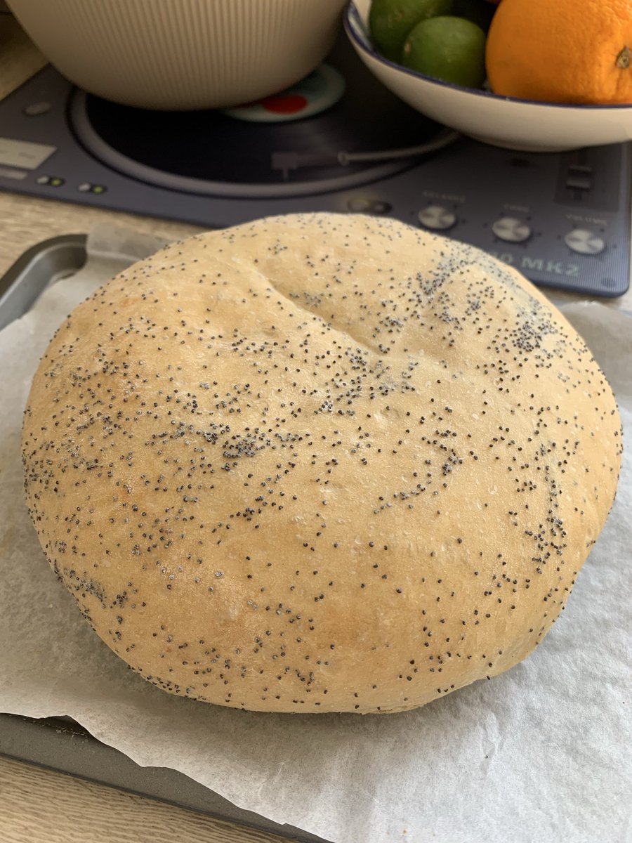 FREofAlbiomb3t's tweet photo. What better on #WhitePeopleWednesday than #TradLife #Homemade #Baking
Poppy seeded bloomer & a raspberry sponge #Nationalist #WhiteCulture #DomesticGoddess #HomeCooking #WPW #TraditionalCooking 🍞🥧💝 https://t.co/wW9GEa1kcx