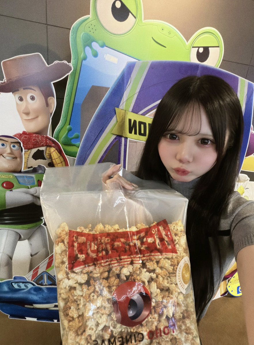 CLP_ramu's tweet photo. ばかでかいポップコーン入手して非常にネ申。😭😭✨✨✨ https://t.co/gXzIgFHG1F