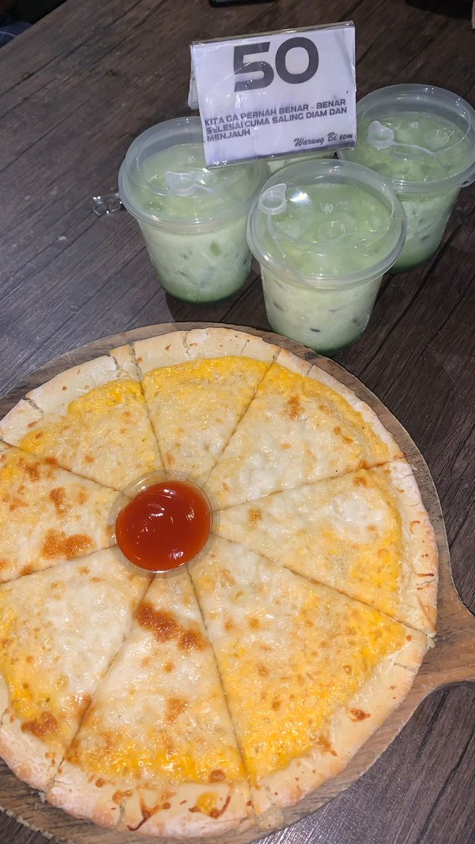 fszyaa's tweet photo. bi eem todaY 🍕🥤 https://t.co/3xXoao4dZY