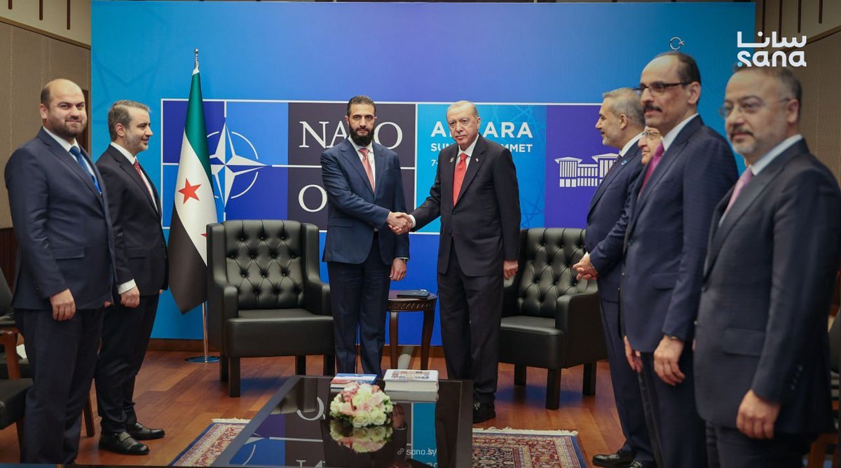 RojavaGundem4's tweet photo. 📍NATO toplantısı vesilesiyle Ankara'da bulunan Colani, Trump ve Erdoğan ile görüştü.

https://t.co/40HcqKMRm0 https://t.co/ISKLqByhyr