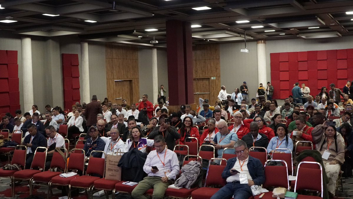 fecode's tweet photo. El Plenario Nacional de FECODE y nuestras filiales hace un llamado general al magisterio, la comunidad educativa y a todos los actores de la educación pública a una gran unidad para defender la educación pública como derecho fundamental. https://t.co/fb5ZGfKPBi