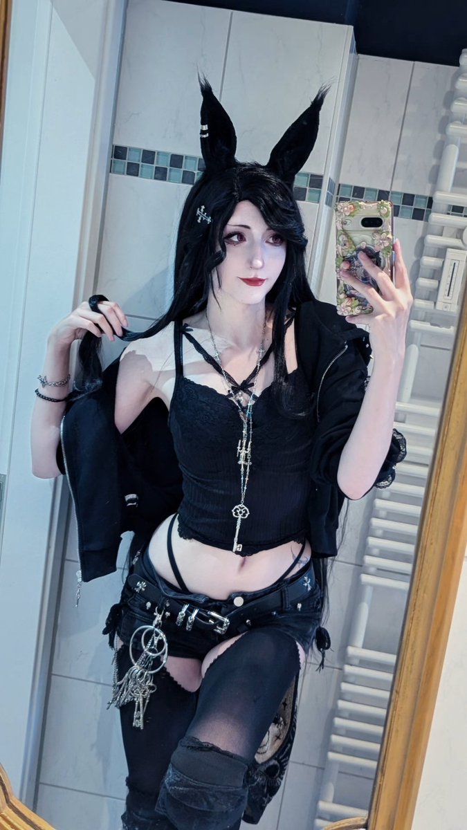 LoafQueen's tweet photo. Turned myself into an Uma! Just me horsing around 🐎🖤 https://t.co/SYuhT24Rd6