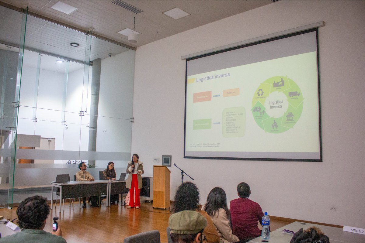 Produccion_Ecu's tweet photo. 🤝Avanzamos en la construcción participativa de herramientas para fortalecer la implementación de la Responsabilidad Extendida del Productor (REP), promoviendo el diálogo técnico entre instituciones públicas, gremios, sistemas colectivos de gestión y el sector productivo. https://t.co/kSyR01DIIp