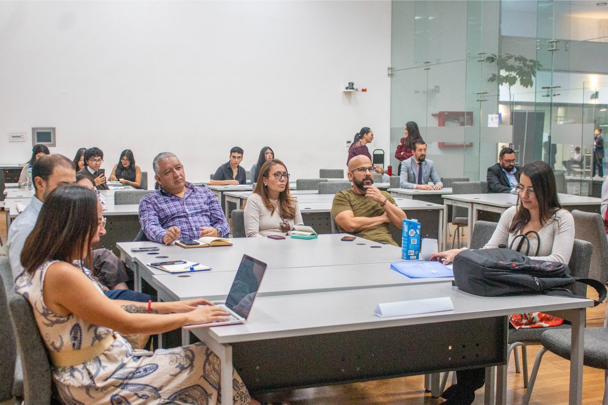 Produccion_Ecu's tweet photo. En el marco de la Mesa Sectorial de Economía Circular se desarrolló el primer taller para formular la metodología de identificación y priorización de productos sujetos a REP, con asistencia técnica de CEPAL, fortaleciendo la transición hacia una economía circular en el Ecuador 🇪🇨 https://t.co/nEtgFiQWge