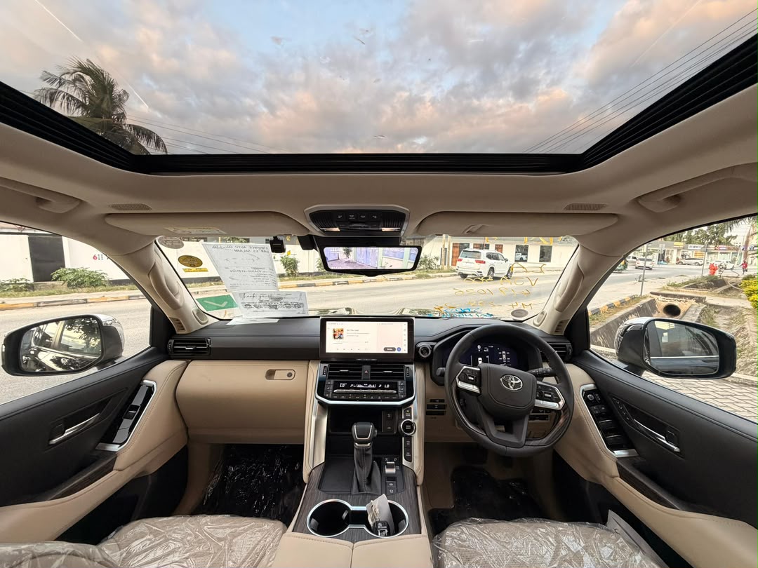 BRAND NEW 2025 TOYOTA LANDCRUISER ZX VJA300 Price : 435Million+