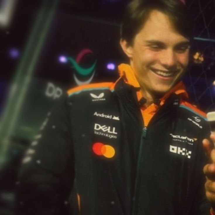 jasjmine_'s tweet photo. oscar piastri.                    lando norris.      🧡❤️ my favorite duo https://t.co/Hd9xa3bRWa